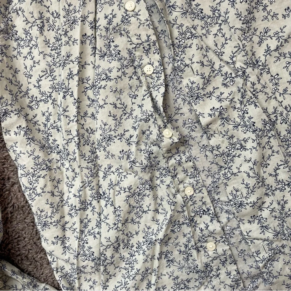 Abercrombie & Fitch Blue Floral Button Down Shirt Women’s Size Small - Picture 3 of 4